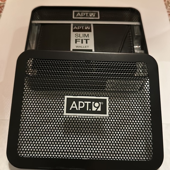 Black leather wallet. Men’s wallet card holder Slim fit. NEW in box!  NWT - Picture 4 of 7